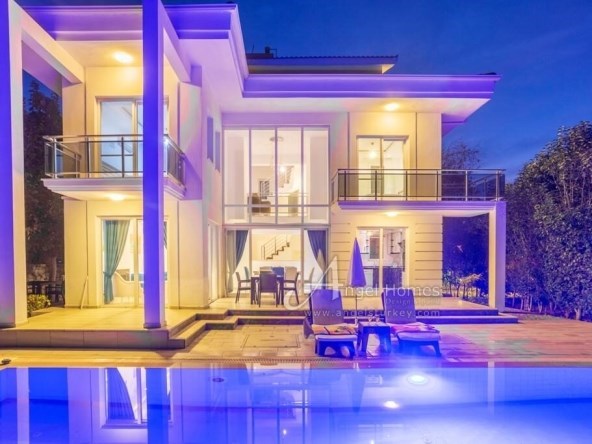 4 bedroom modern villa