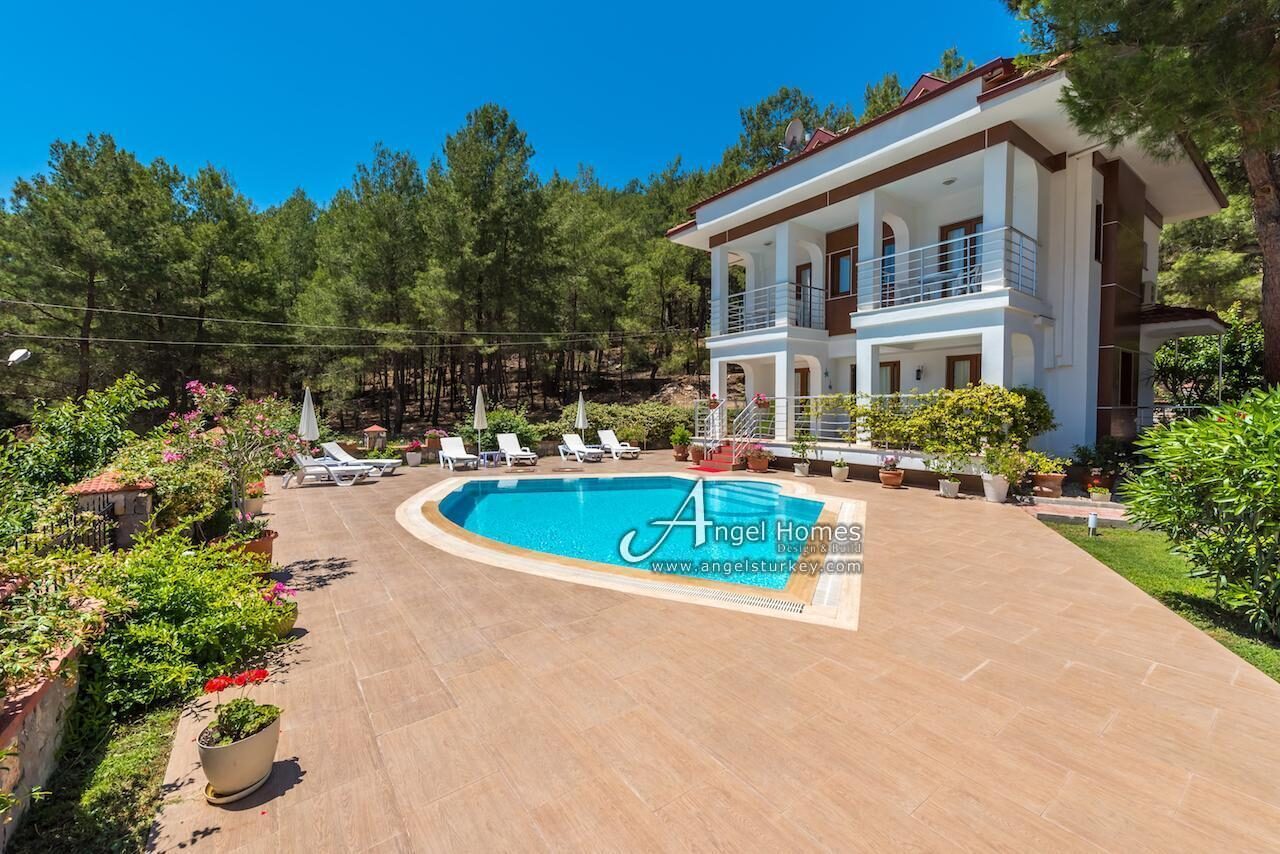 4 bedroom triplex villa in Hisaronu Villas in Hisaronu for sale