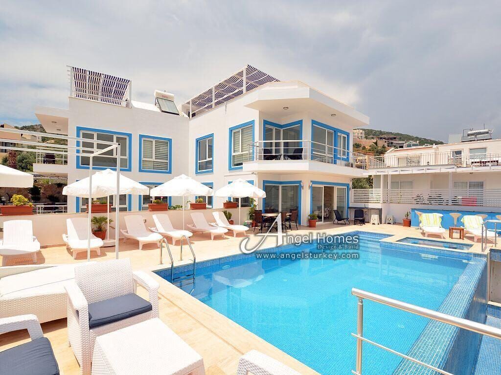 7 bedroom sea view villa
