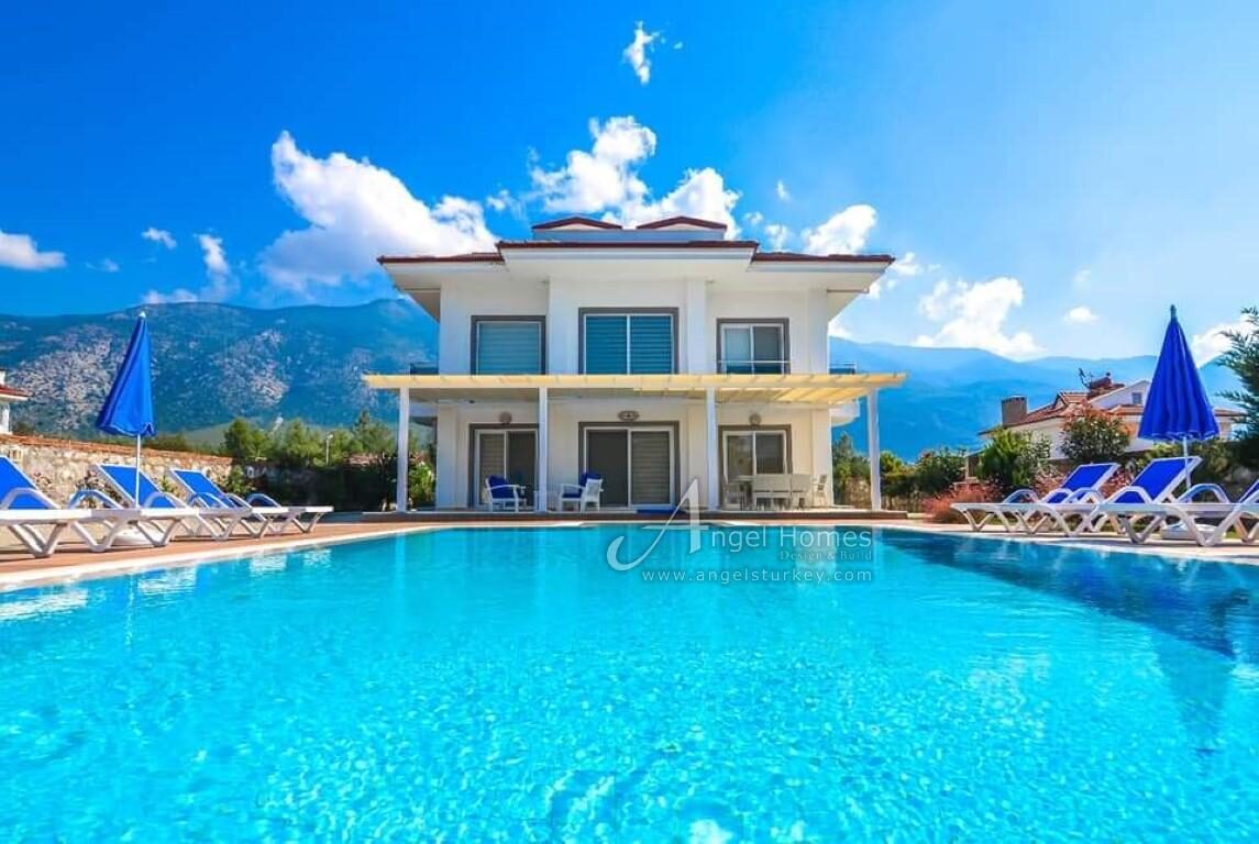 5 bedroom private villa