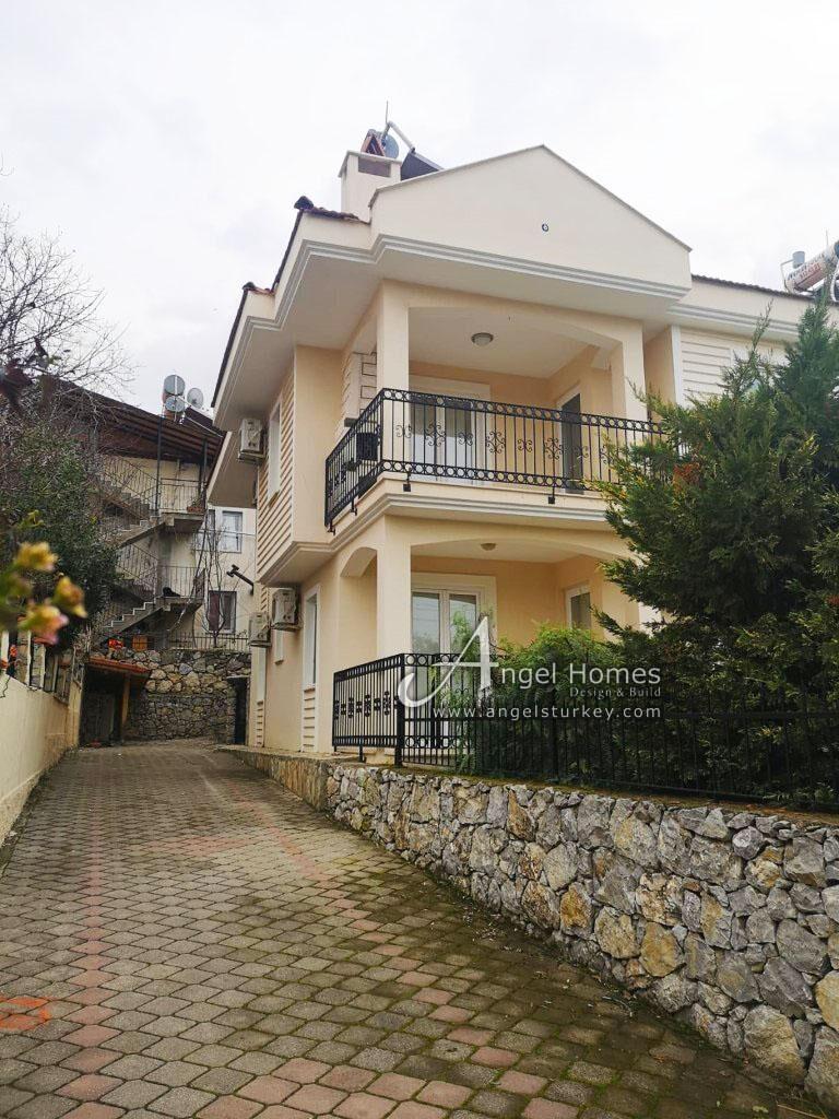 3 bedroom duplex apartment