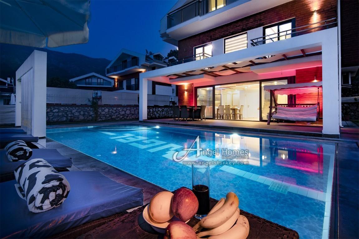 4 bedroom luxurious villa