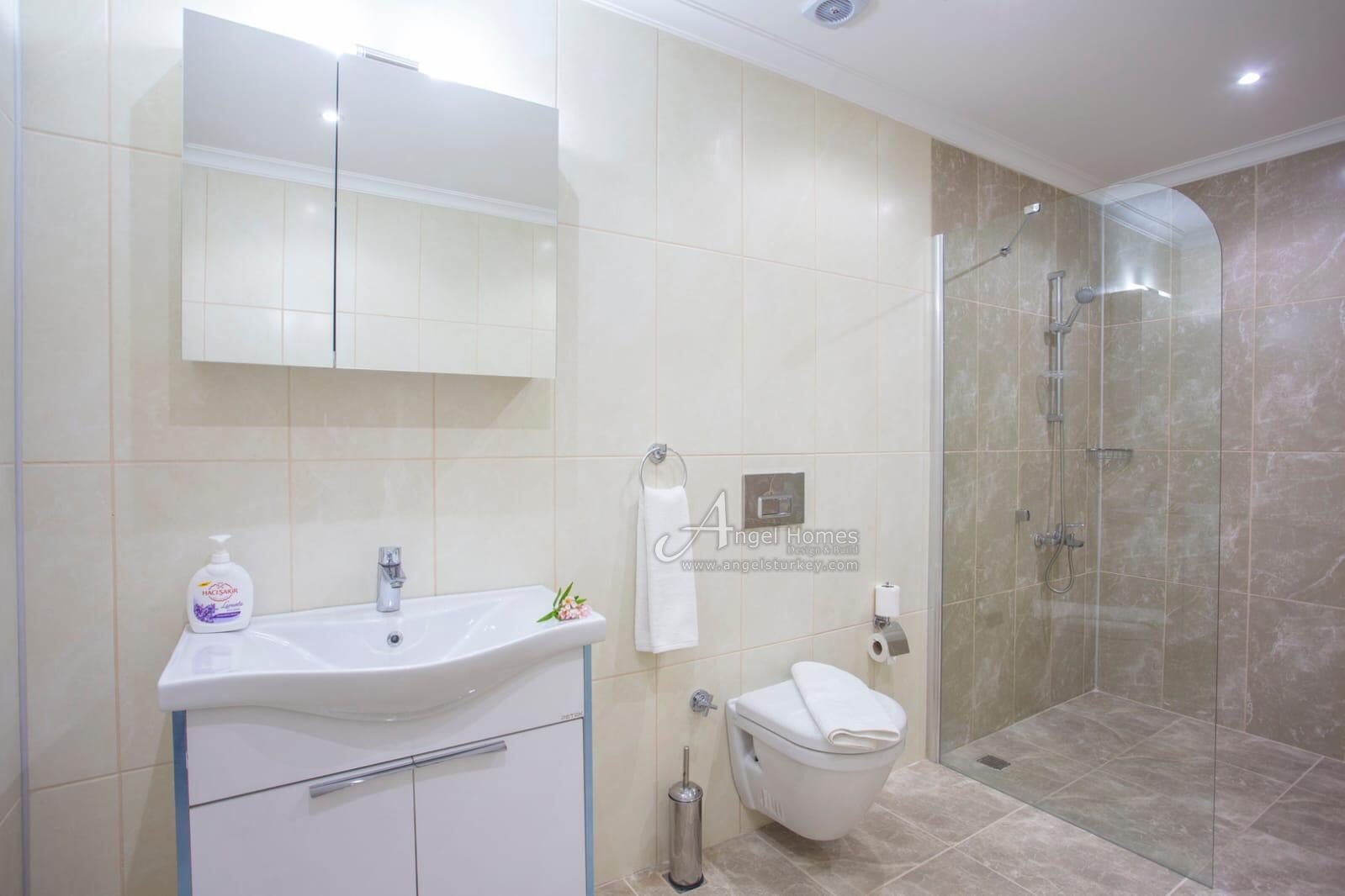 BEAUTIFULLY FURNISHED 5-BED VILLA IN OVACIK FOR SALE