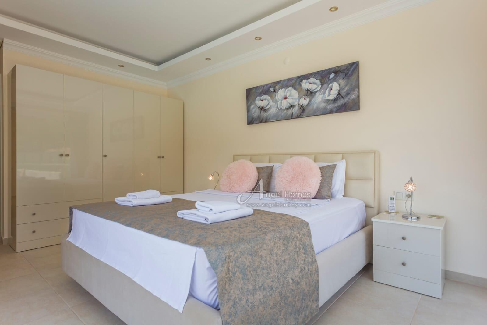 BEAUTIFULLY FURNISHED 5-BED VILLA IN OVACIK FOR SALE