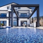 6-bed villa