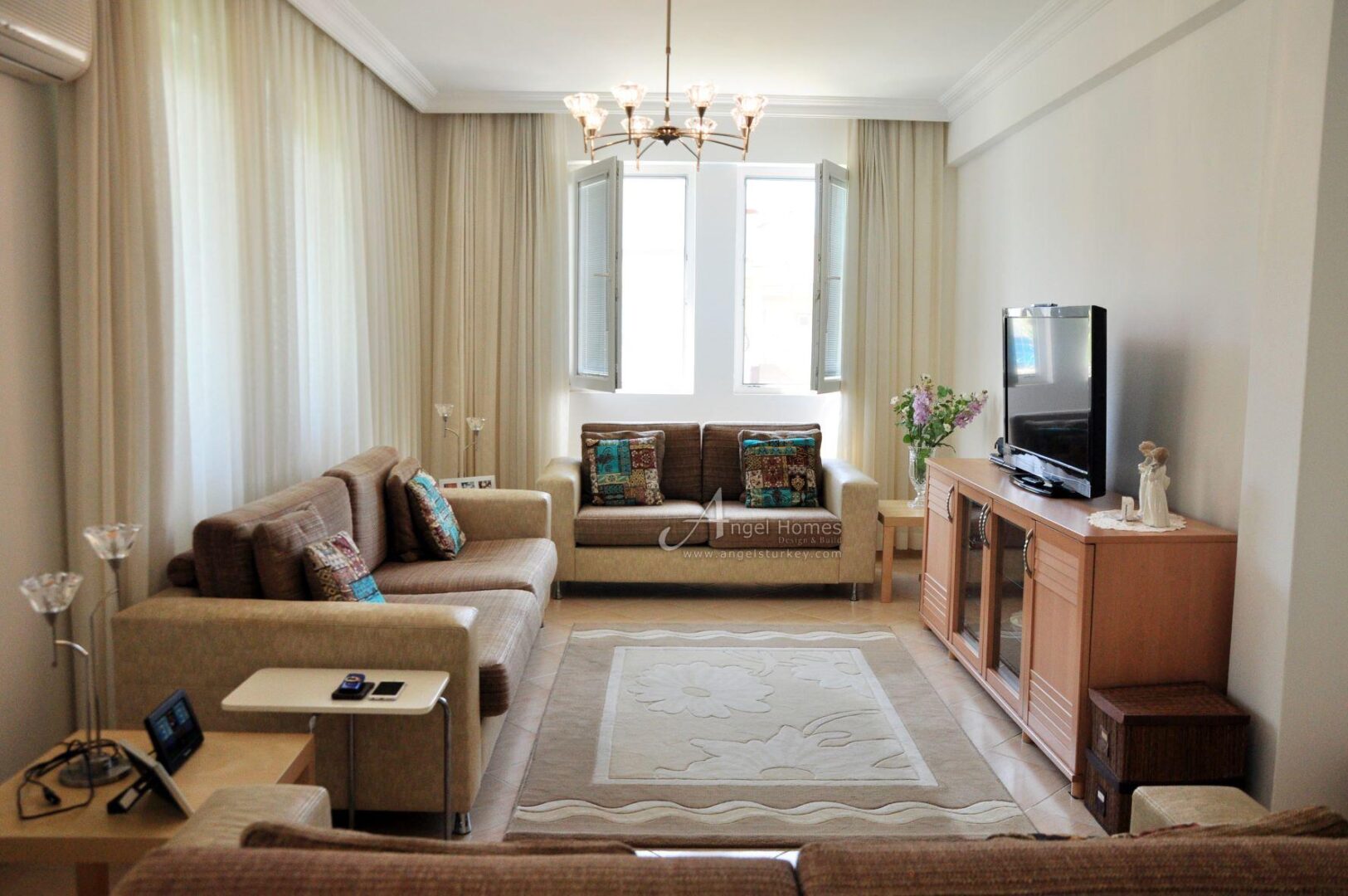 FULLY FURNISHED 4-BED APARTMENT IN CALIS