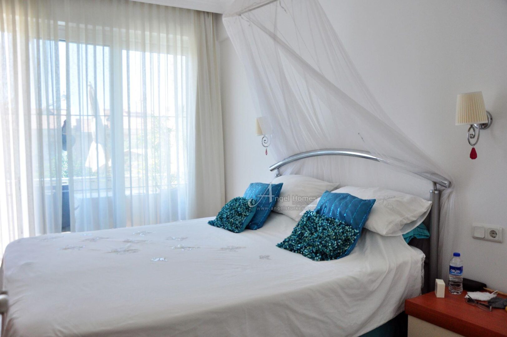 FULLY FURNISHED 4-BED APARTMENT IN CALIS