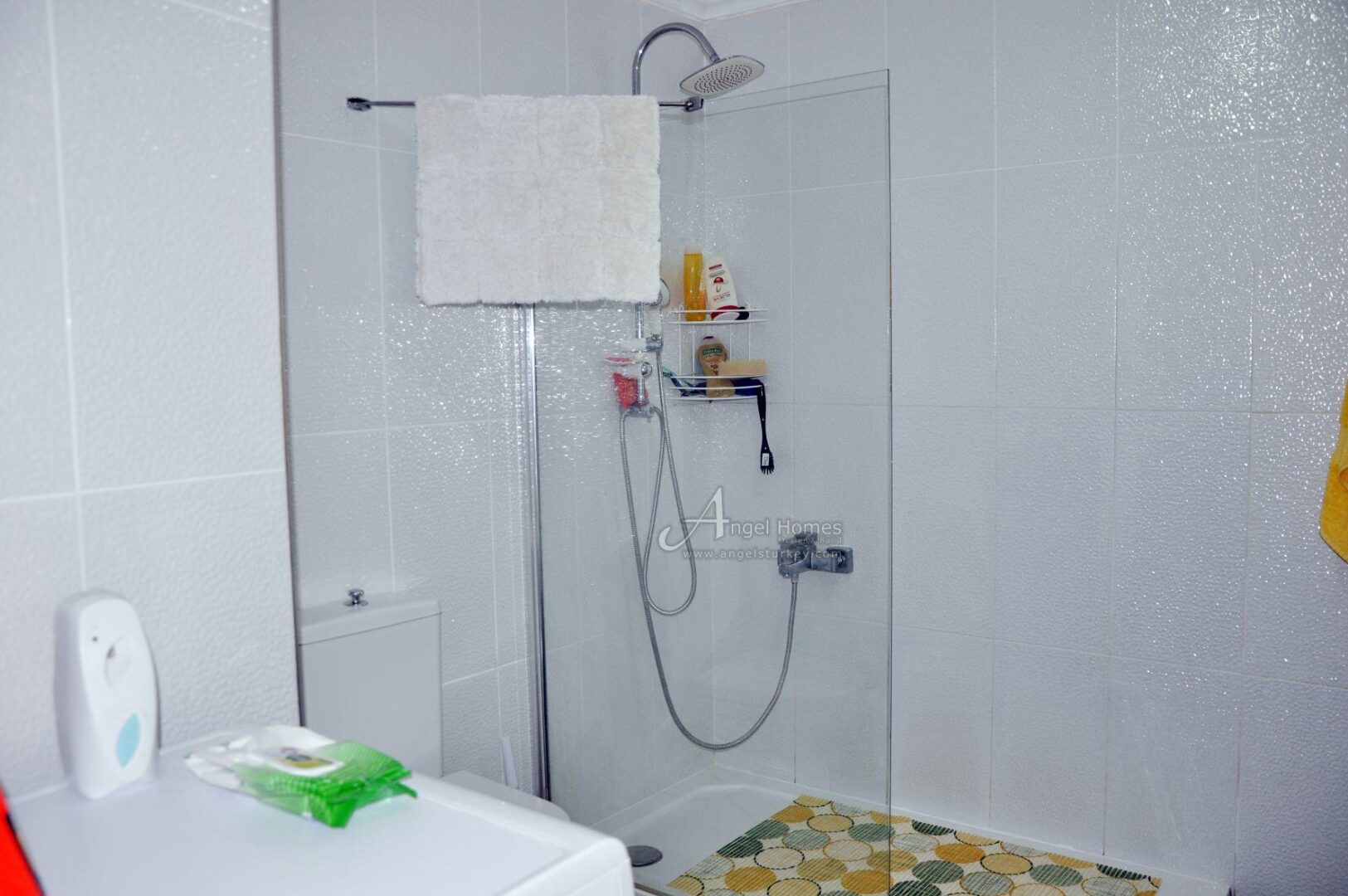 FULLY FURNISHED 4-BED APARTMENT IN CALIS