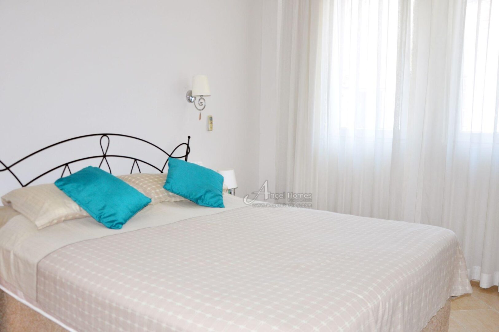 FULLY FURNISHED 4-BED APARTMENT IN CALIS