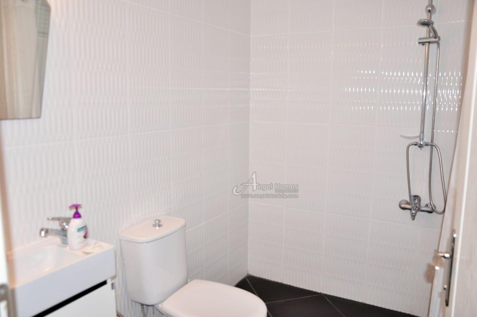 FULLY FURNISHED 4-BED APARTMENT IN CALIS