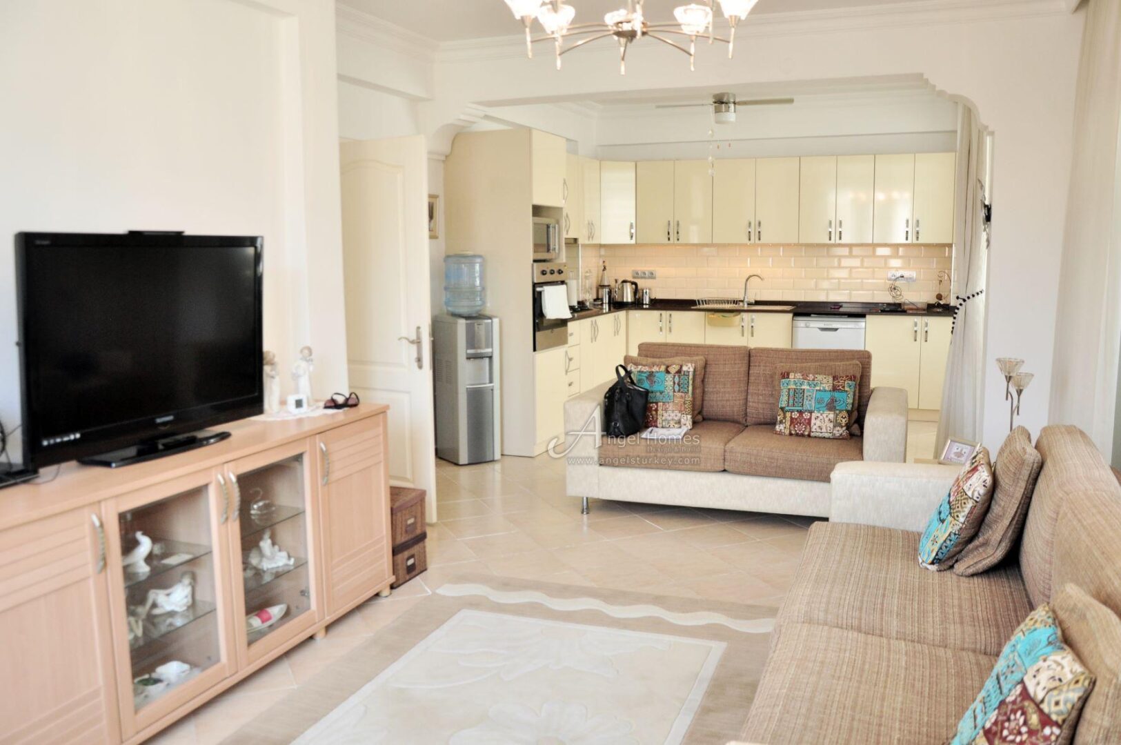 FULLY FURNISHED 4-BED APARTMENT IN CALIS