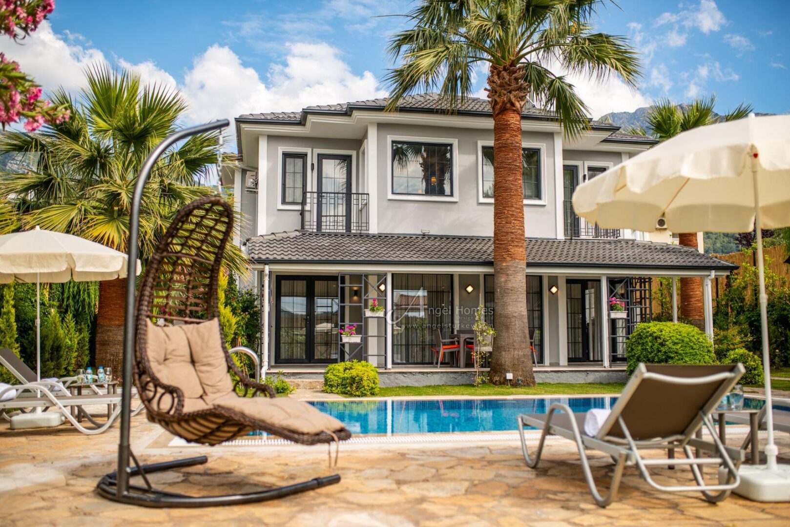 42 4-bed villa in Ovacik