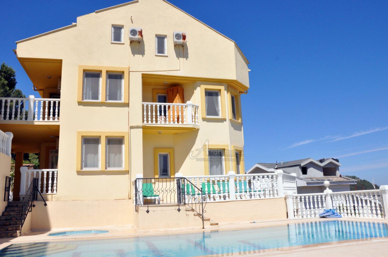 LARGE FURNISHED 4-BED APARTMENT IN HISARONU