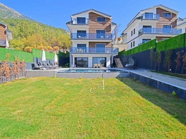 4-bed villas