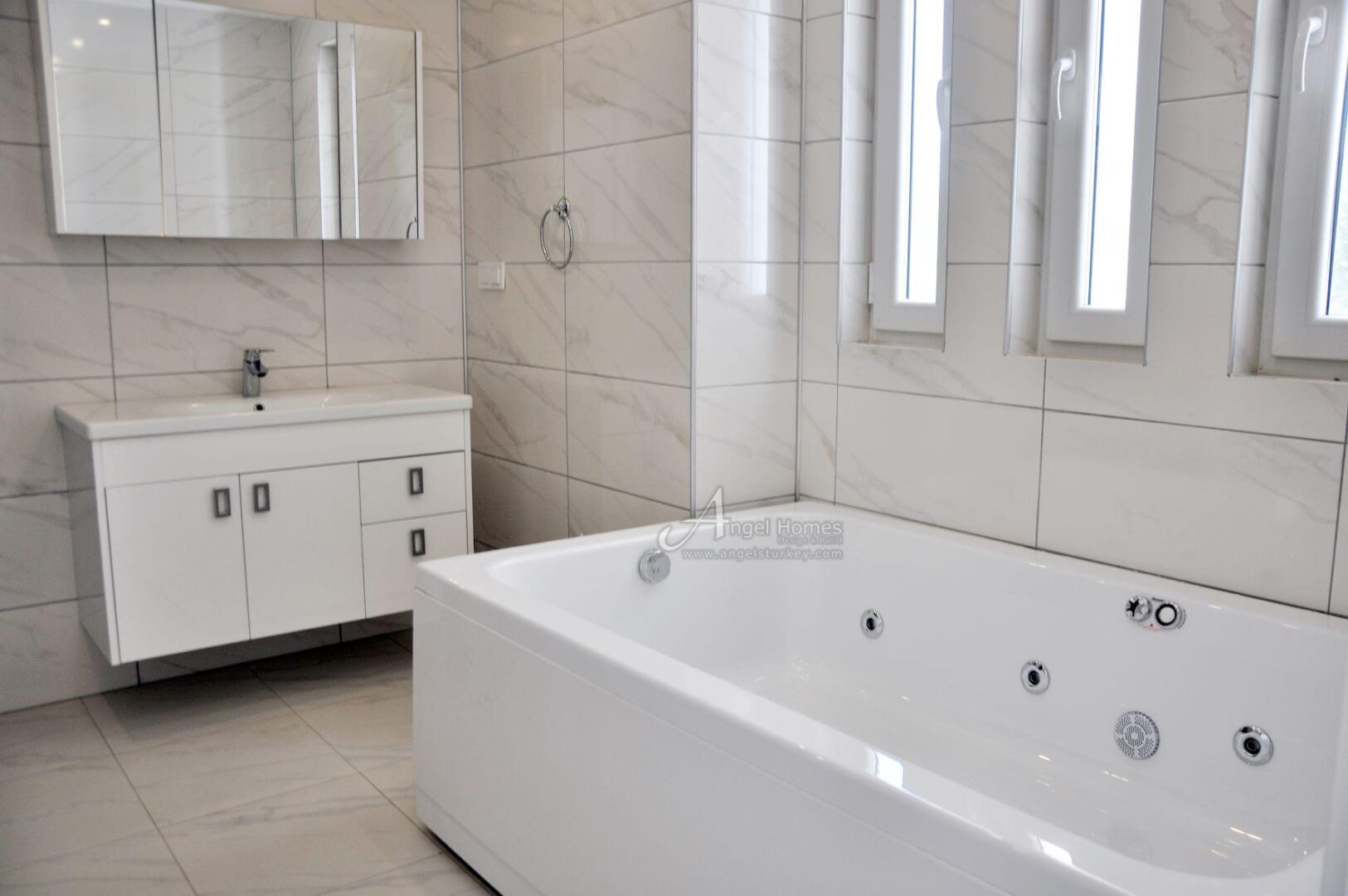 CONTEMPORARY 4-BED NEW BUILD VILLAS IN OVACIK