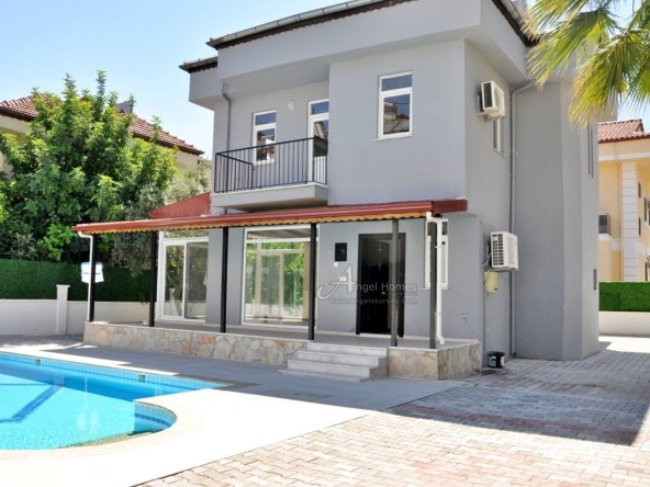 5-bed villa