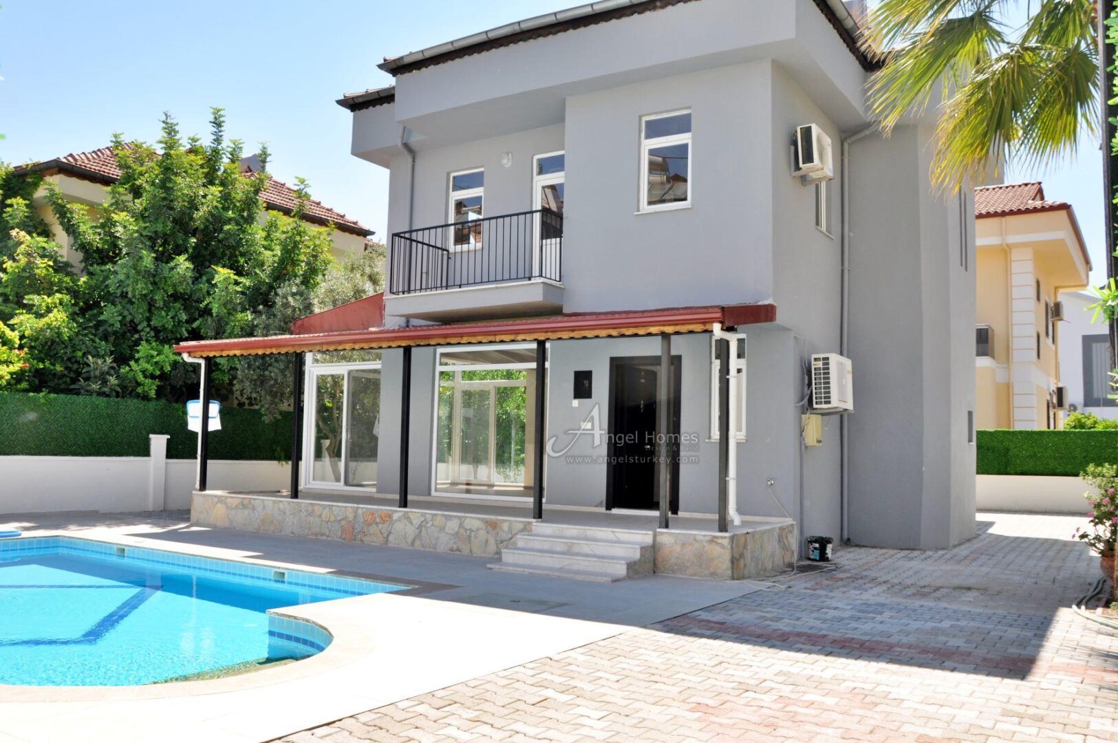 5-bed villa