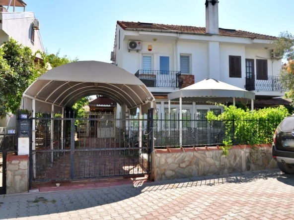 semi-detached villa