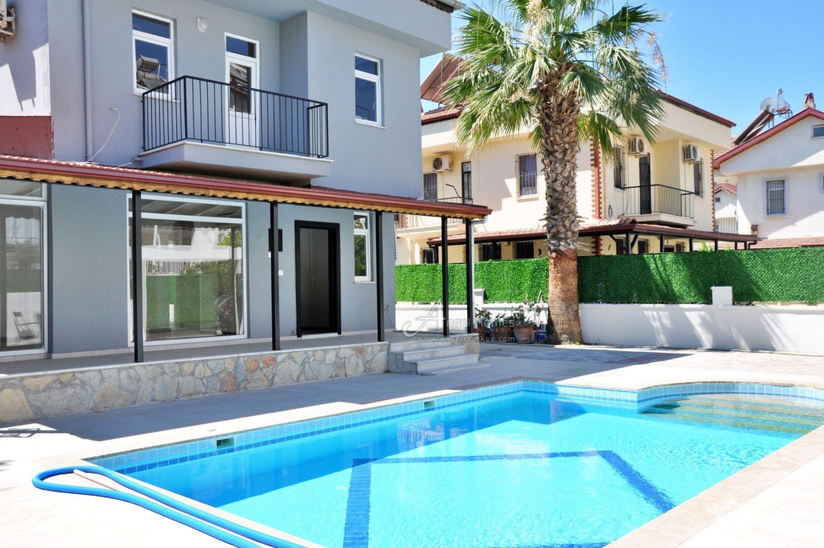 5-bed villa