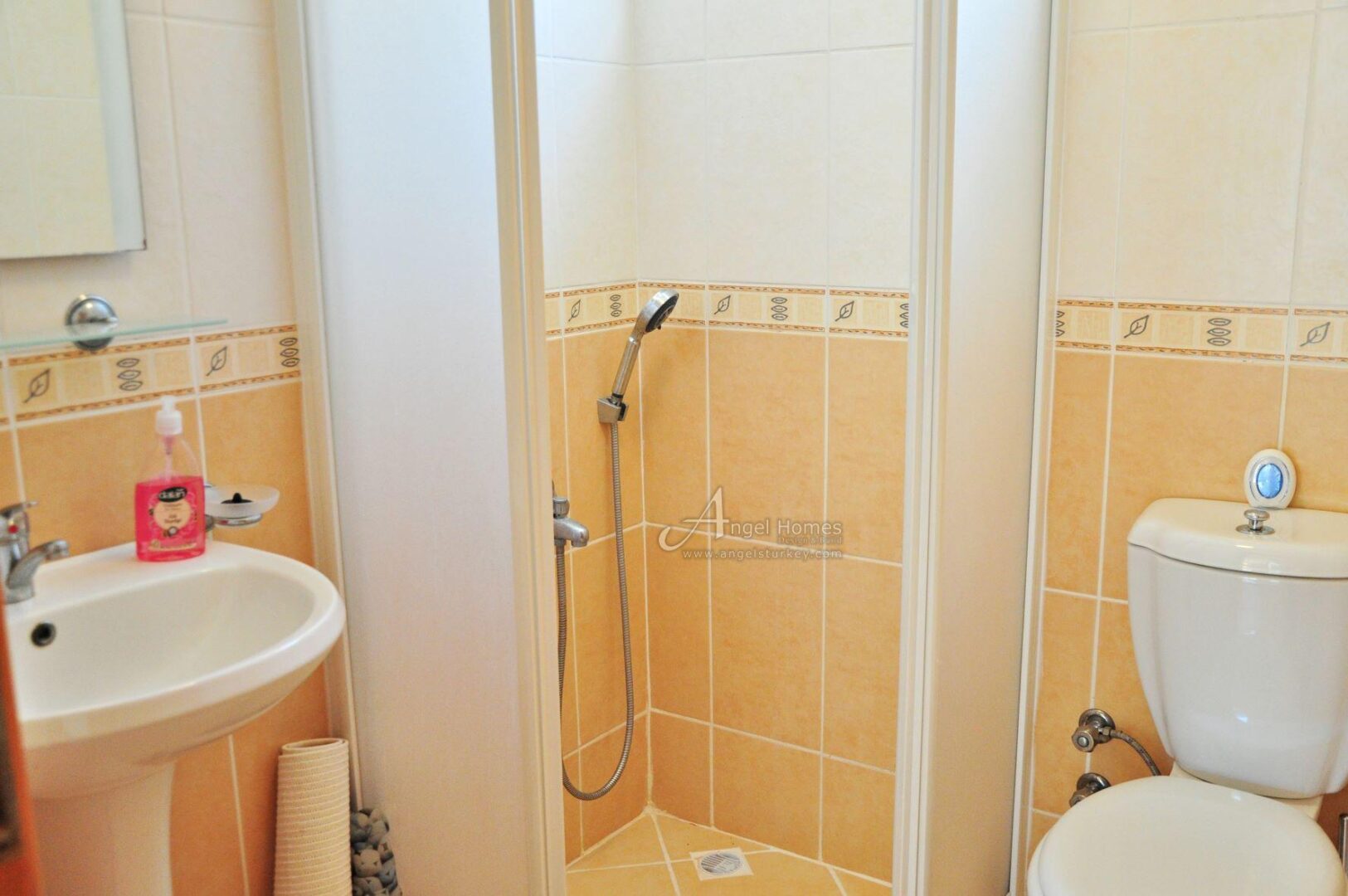 KEY-READY 2-BED APARTMENT ON BEAUTIFUL OVACIK SITE