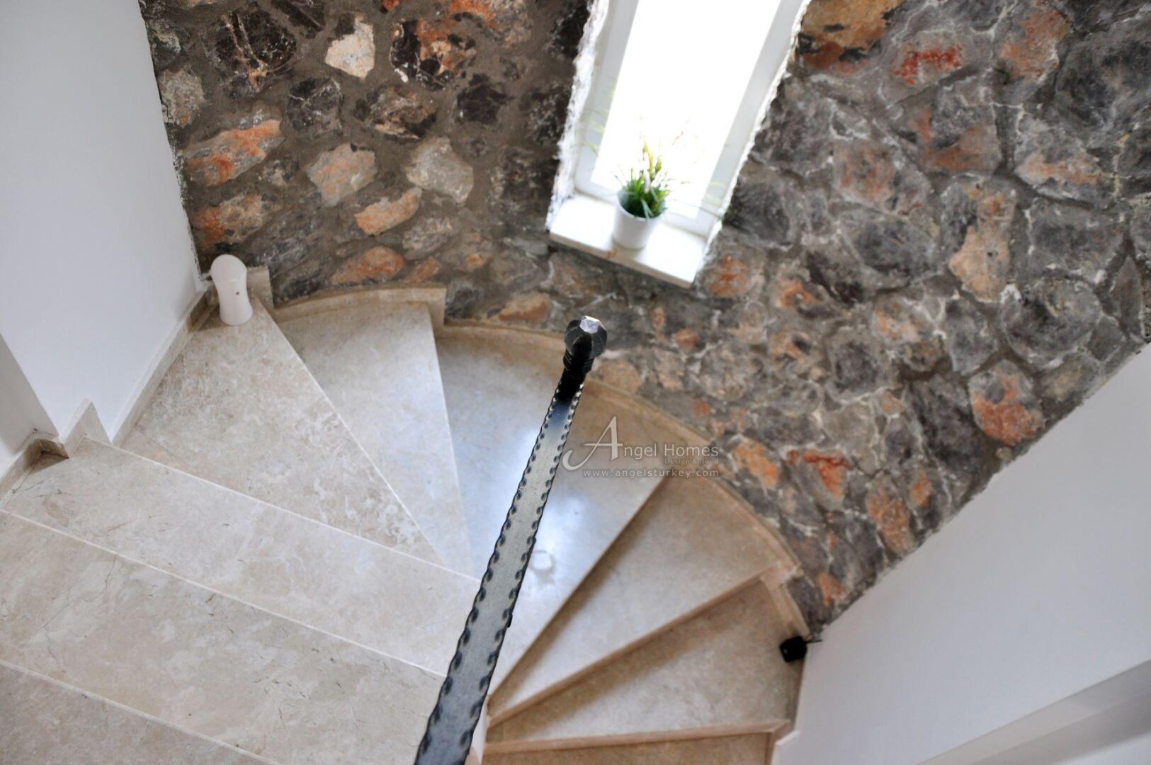 PART STONE BUILT VERY ATTRACTIVE 3 BED VILLA IN OVACIK