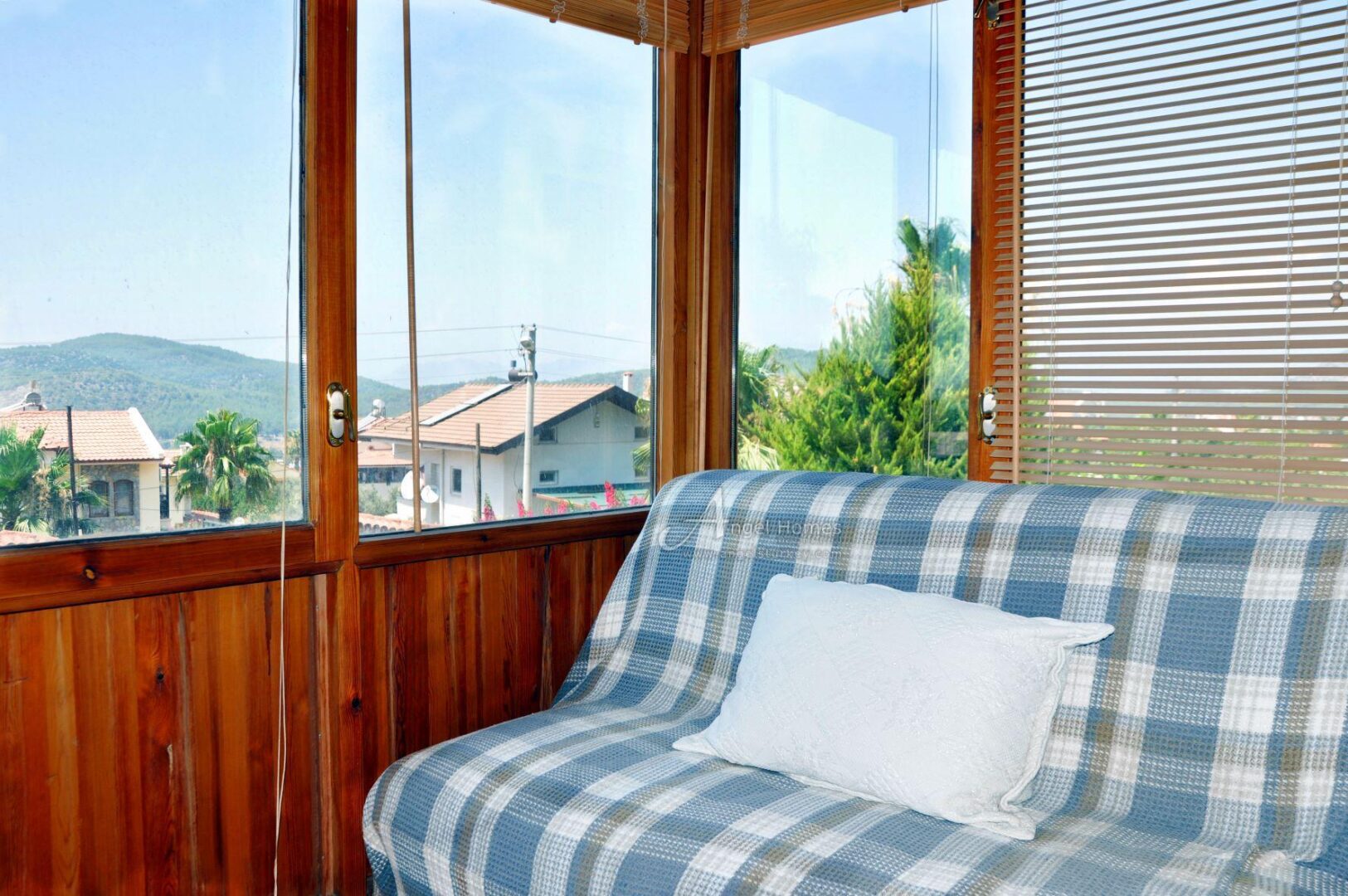 PART STONE BUILT VERY ATTRACTIVE 3 BED VILLA IN OVACIK