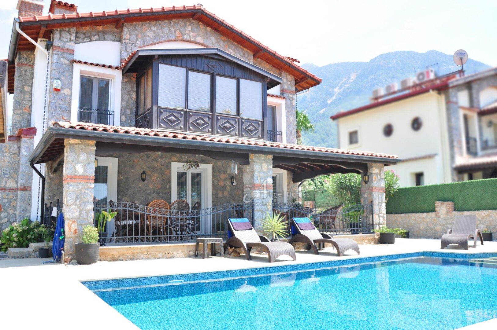 PART STONE BUILT VERY ATTRACTIVE 3 BED VILLA IN OVACIK