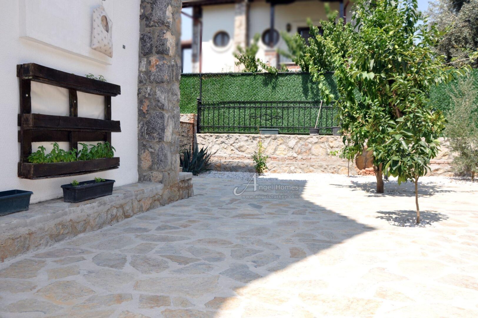 PART STONE BUILT VERY ATTRACTIVE 3 BED VILLA IN OVACIK