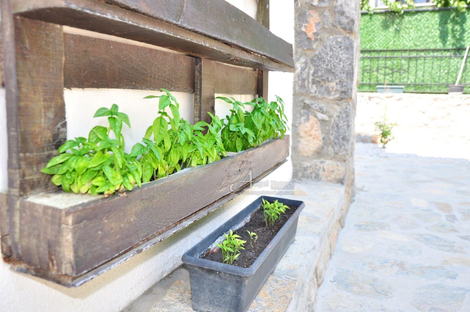 PART STONE BUILT VERY ATTRACTIVE 3 BED VILLA IN OVACIK