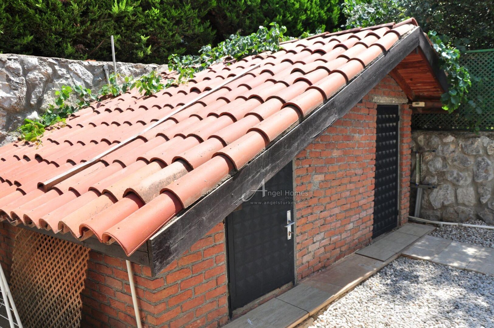 PART STONE BUILT VERY ATTRACTIVE 3 BED VILLA IN OVACIK