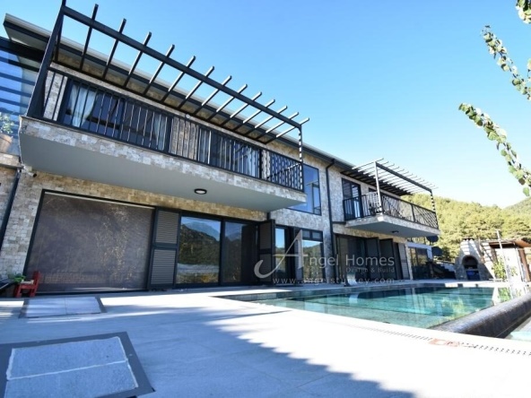 luxury villa for sale in Uzumlu