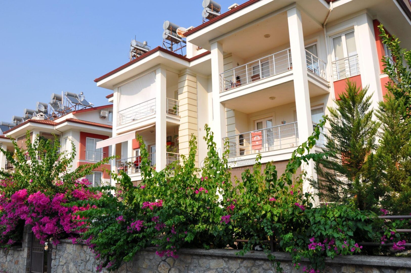FURNISHED 2-BED APARTMENT IN PATLANGIC