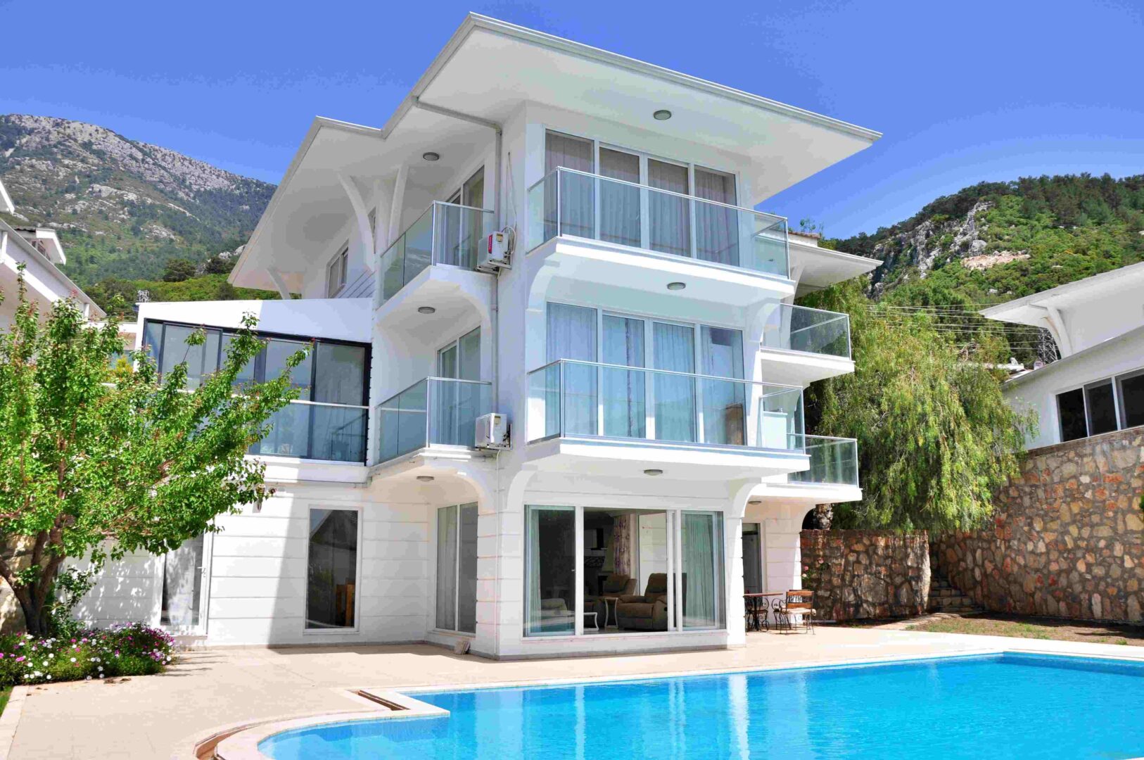 5-bed villa