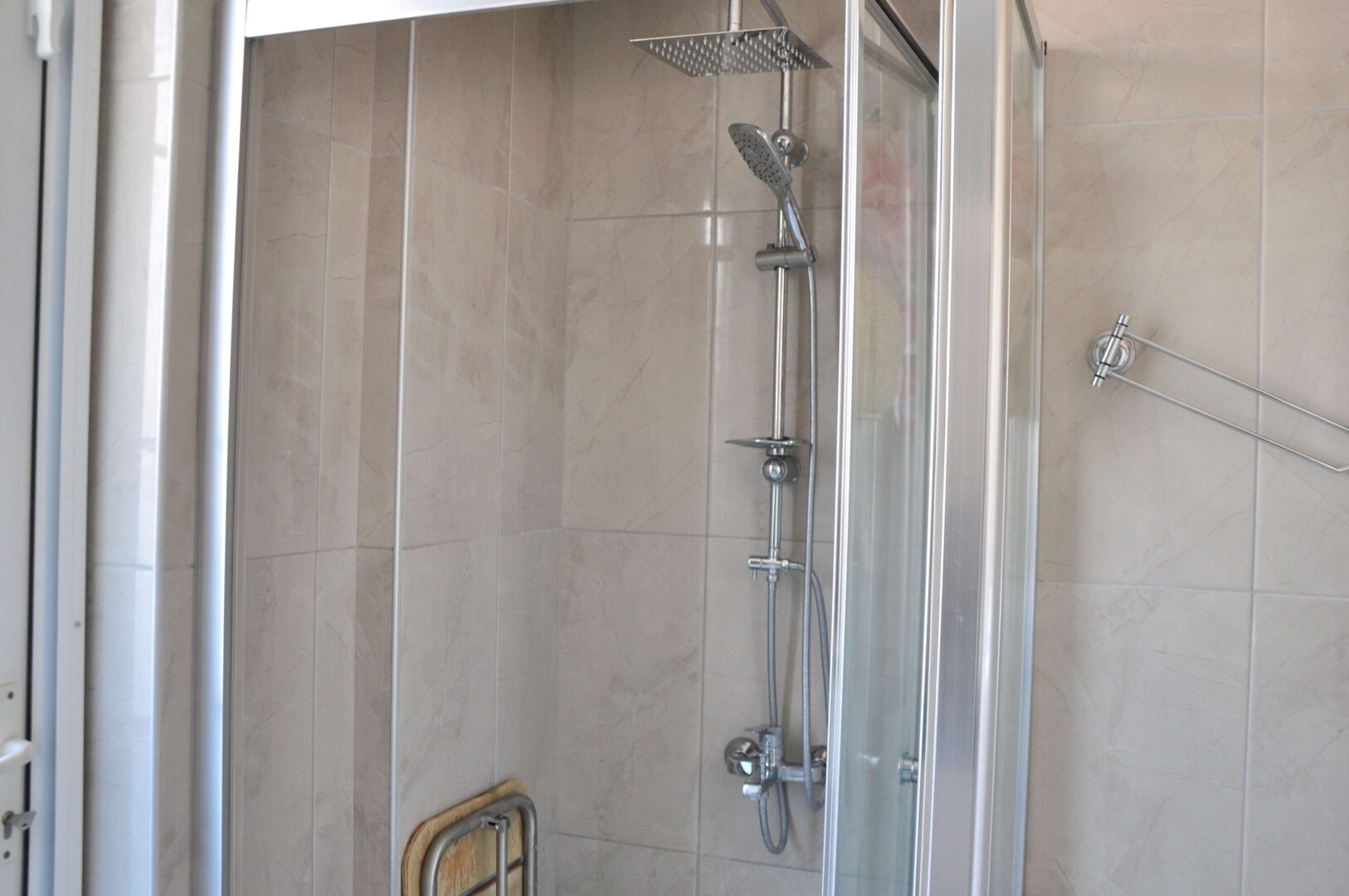IDEAL 1-BED HOLIDAY HOME IN CENTRAL HISARONU