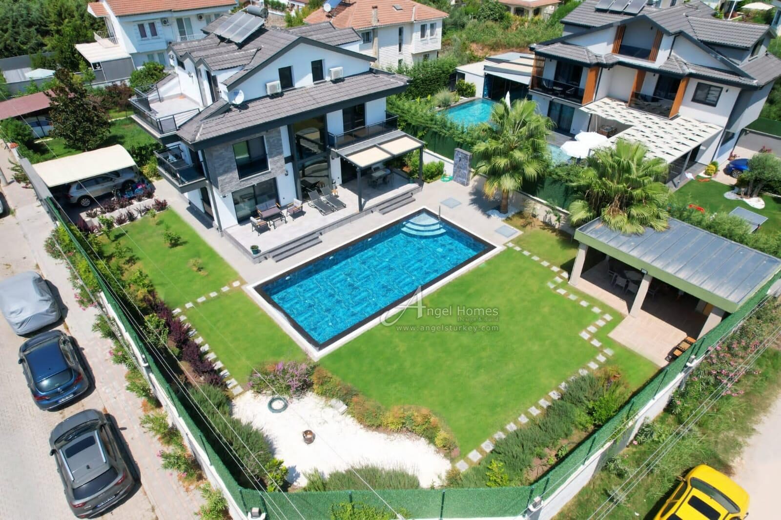 luxury 4-bed villa for sale