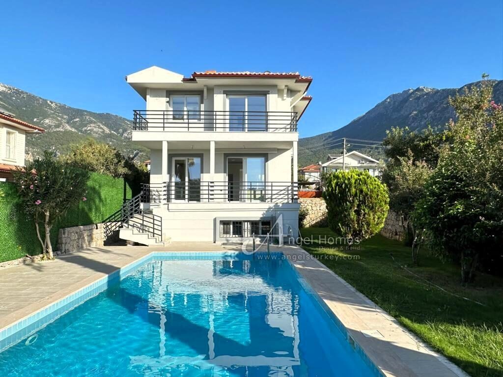 modern 3-bed villa in Hisaronu