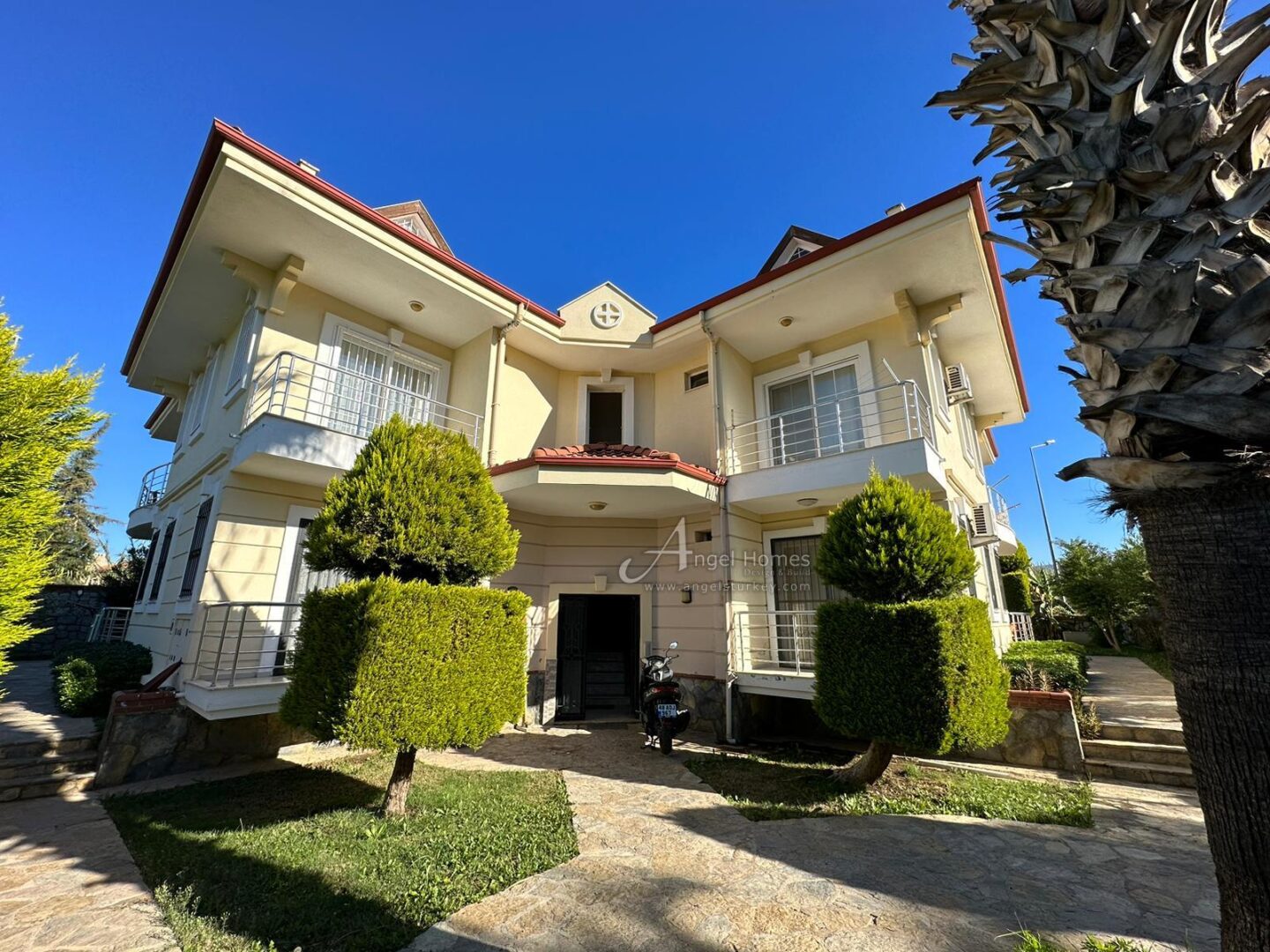 attic duplex near Calis Beach