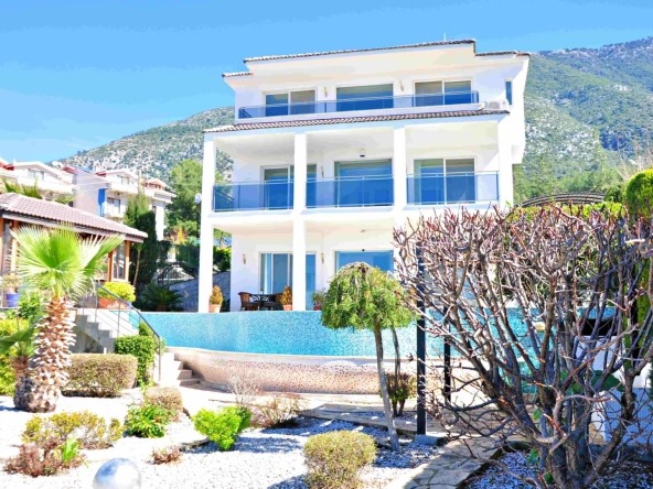 sea view villa in Ovacik