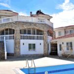 furnished 4-bed villa