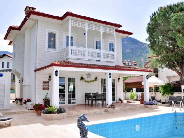 3-bed resale villa