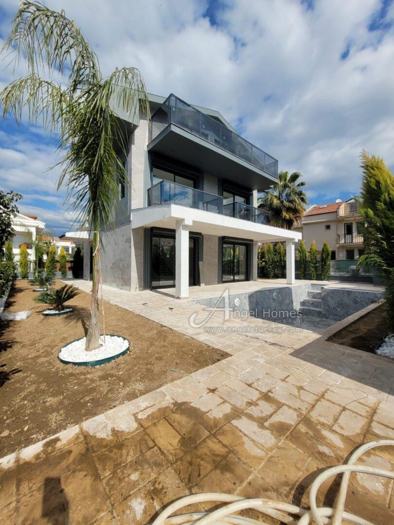 villa with pool