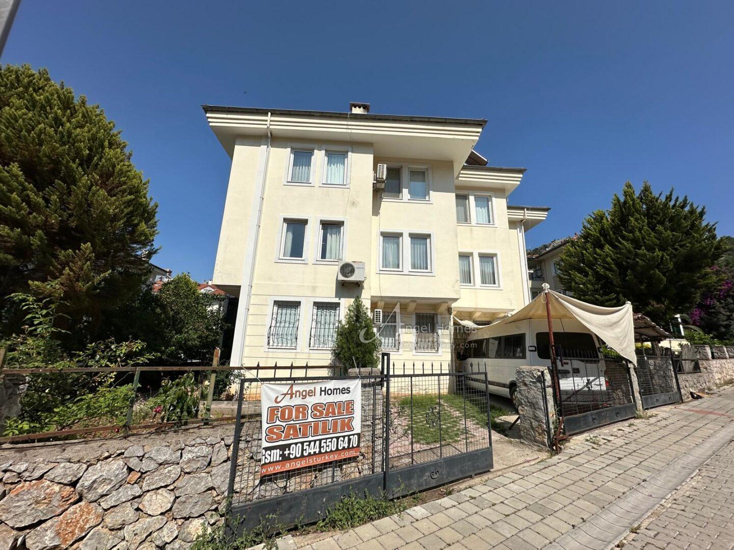 1-28 * REDUCED* SPACIOUS 3-BED APARTMENT IN DELIKTAS – A Great Price & A Private Garden