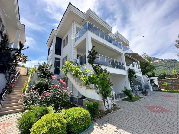 3-bed duplex apartment