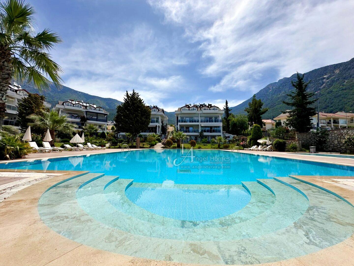 2-bed top floor duplex apartment