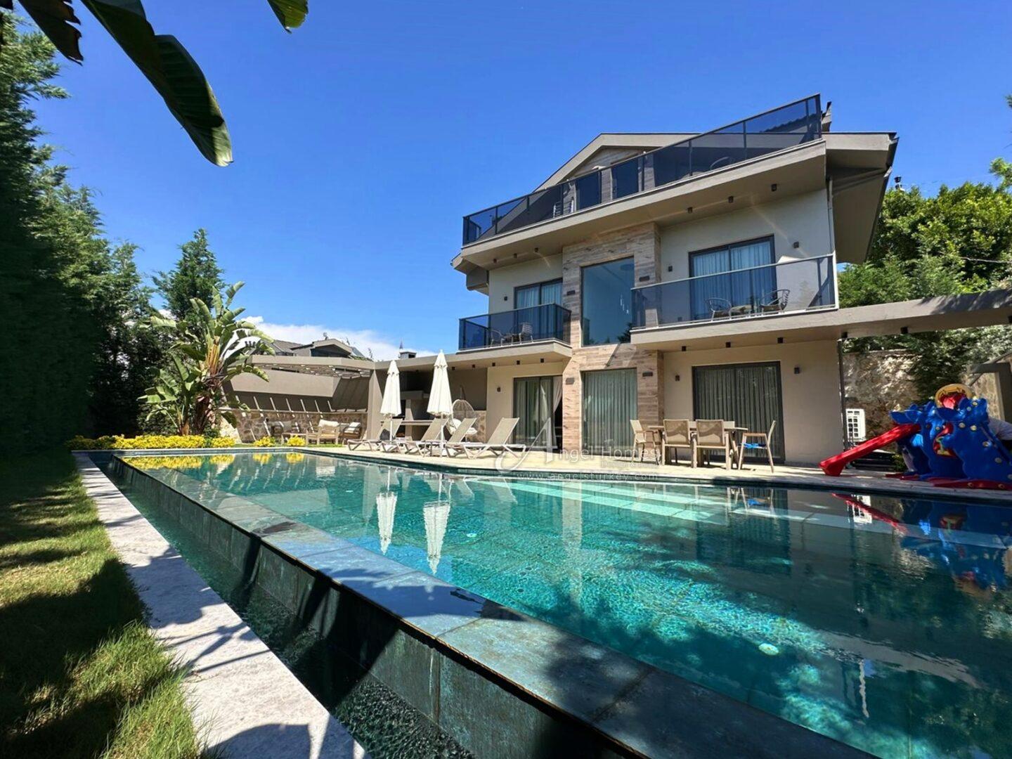 1-40 lüks 3 yatak odalı villa