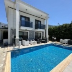 well-maintained 4-bed villa