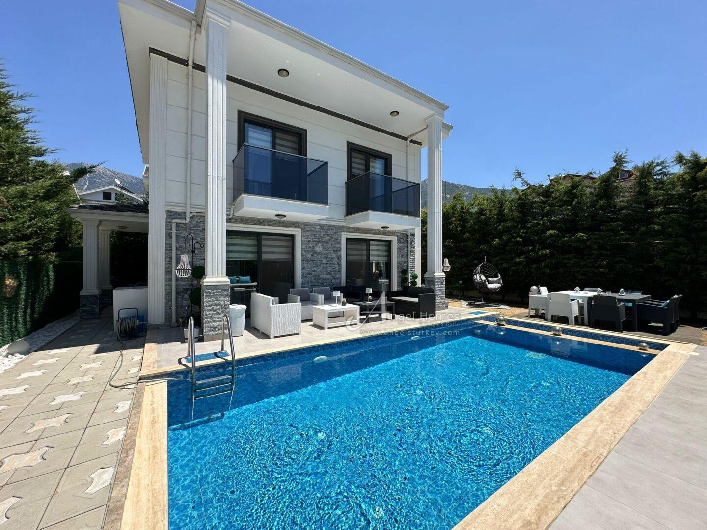 well-maintained 4-bed villa