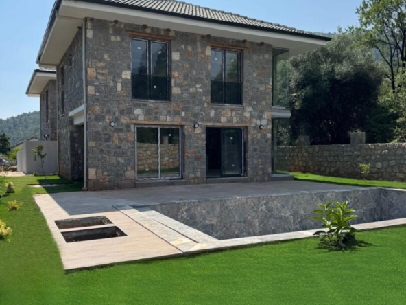 3-bed stone villa