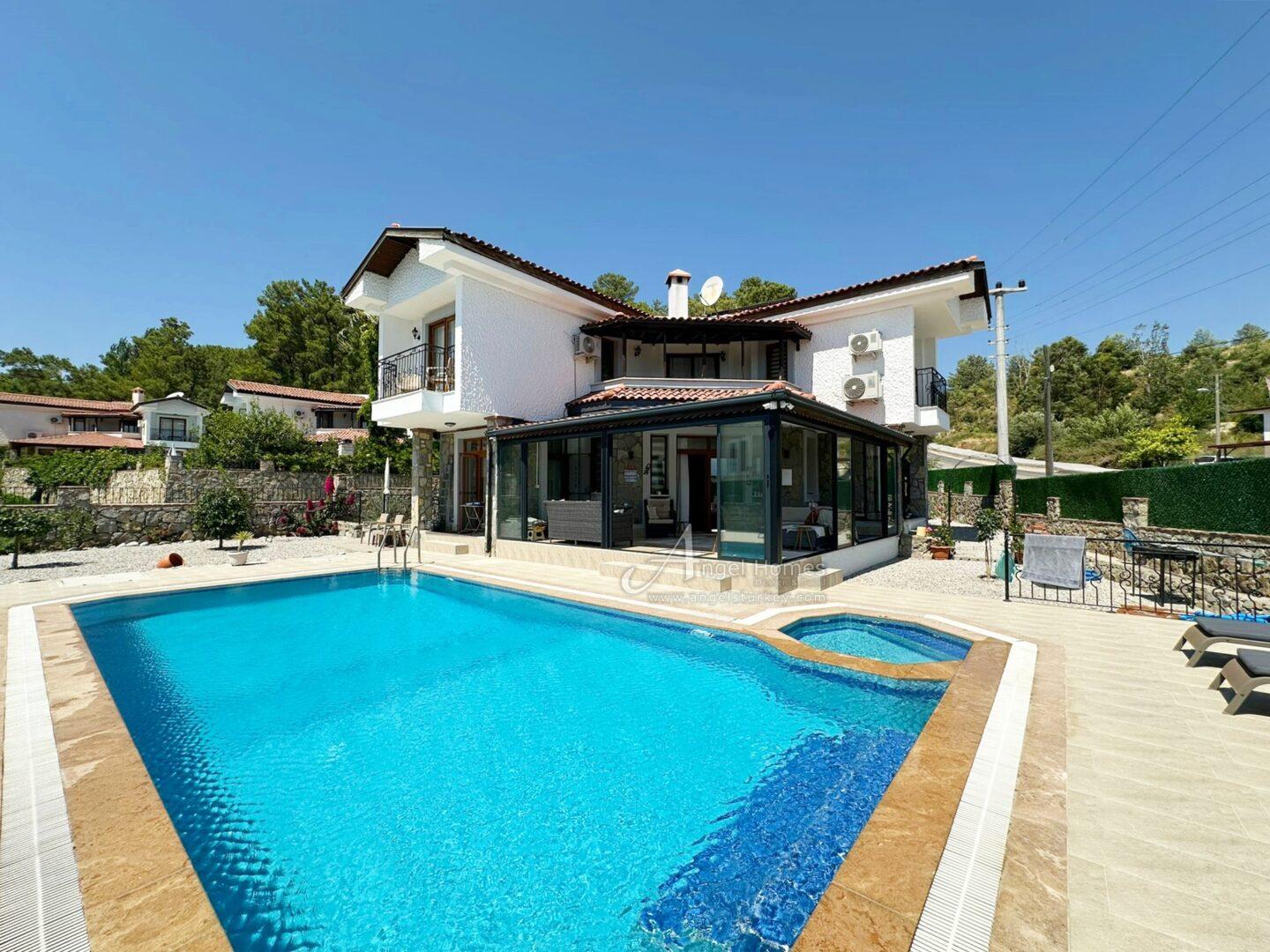 furnished 3 bedroom villa with pool in seydikemer