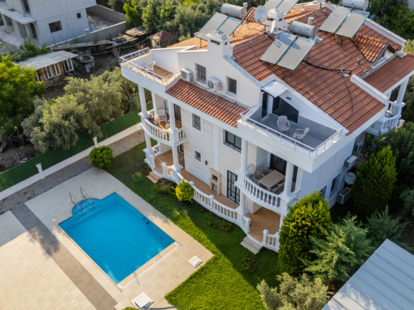renovated 3-bed apartment in Calis